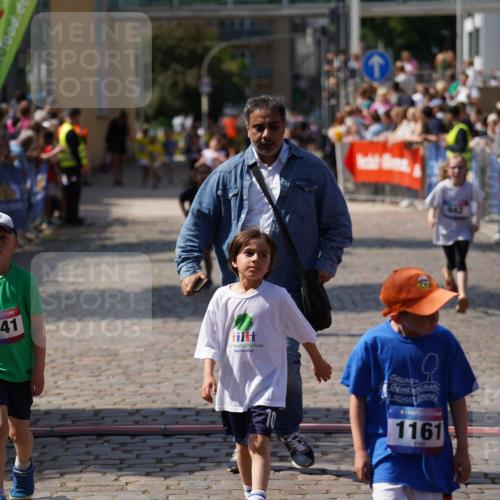 13.06.2025 - Holstenköstenlauf Felixshl http://msf.ph/oto/7922493 13.06.2025 15:37:52 Laufen 3, 39, 833, 942, 1376, 1827, 1941 meine-sportfotos.de