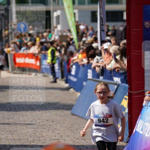 13.06.2025 - Holstenköstenlauf Felixshl http://msf.ph/oto/7922515 13.06.2025 15:37:56 Laufen 3, 39, 426, 428, 429, 572, 942, 1827, 1855 meine-sportfotos.de