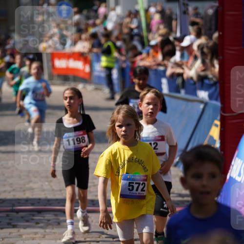 13.06.2025 - Holstenköstenlauf Felixshl http://msf.ph/oto/7922557 13.06.2025 15:38:07 Laufen 36, 42, 272, 417, 421, 429, 564, 572, 675, 834, 1198, 1440, 1894 meine-sportfotos.de
