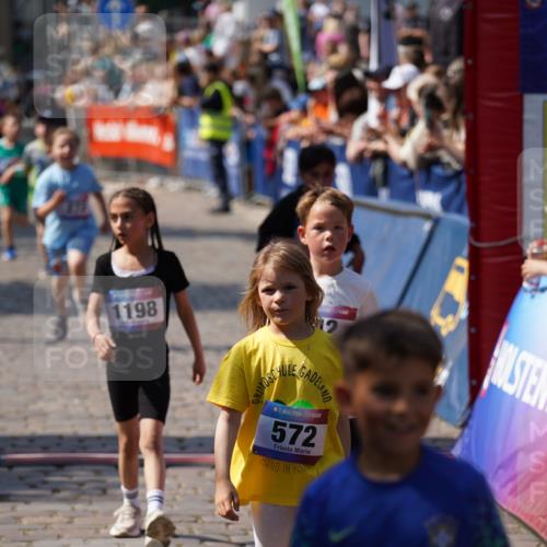 13.06.2025 - Holstenköstenlauf Felixshl http://msf.ph/oto/7922561 13.06.2025 15:38:07 Laufen 36, 42, 272, 417, 421, 429, 564, 572, 675, 834, 1198, 1440, 1894 meine-sportfotos.de