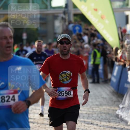 13.06.2025 - Holstenköstenlauf Felixshl http://msf.ph/oto/7922902 13.06.2025 19:50:47 Laufen 2598, 2724, 2824, 2926, 3016, 3144, 3582, 3595, 3627, 3796 meine-sportfotos.de