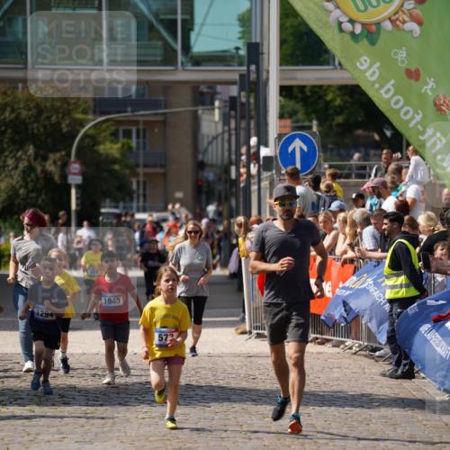 13.06.2025 - Holstenköstenlauf Felixshl http://msf.ph/oto/7922948 13.06.2025 15:39:42 Laufen 570, 573, 1294 meine-sportfotos.de