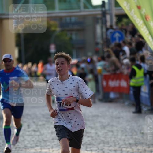 13.06.2025 - Holstenköstenlauf Felixshl http://msf.ph/oto/7923070 13.06.2025 19:51:39 Laufen 2126, 2190, 3214, 3247 meine-sportfotos.de