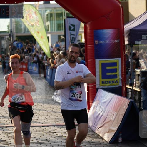 13.06.2025 - Holstenköstenlauf Felixshl http://msf.ph/oto/7923239 13.06.2025 19:52:34 Laufen 2012, 2063, 3059 meine-sportfotos.de