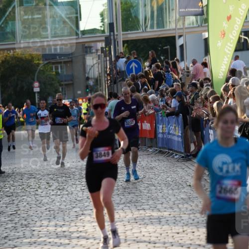 13.06.2025 - Holstenköstenlauf Felixshl http://msf.ph/oto/7923307 13.06.2025 19:52:52 Laufen 2103, 2398, 2607, 2665, 3123, 3237, 3849 meine-sportfotos.de