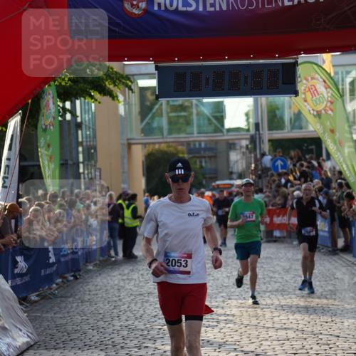 13.06.2025 - Holstenköstenlauf Felixshl http://msf.ph/oto/7923380 13.06.2025 19:53:25 Laufen 2053, 2661, 2664, 3847 meine-sportfotos.de