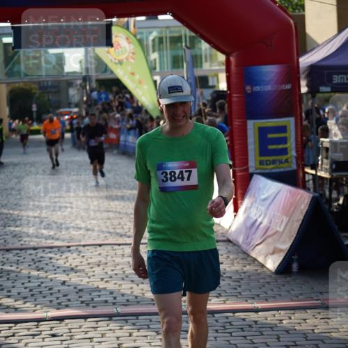 13.06.2025 - Holstenköstenlauf Felixshl http://msf.ph/oto/7923389 13.06.2025 19:53:31 Laufen 2467, 2664, 2706, 3847, 3919 meine-sportfotos.de