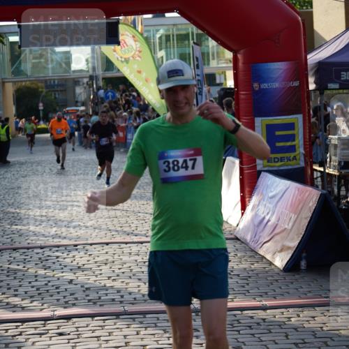 13.06.2025 - Holstenköstenlauf Felixshl http://msf.ph/oto/7923392 13.06.2025 19:53:32 Laufen 2467, 2493, 2706, 3919 meine-sportfotos.de