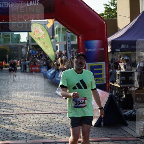 13.06.2025 - Holstenköstenlauf Felixshl http://msf.ph/oto/7923525 13.06.2025 19:54:10 Laufen 3778, 3844 meine-sportfotos.de