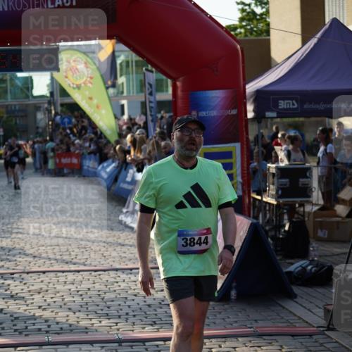 13.06.2025 - Holstenköstenlauf Felixshl http://msf.ph/oto/7923527 13.06.2025 19:54:10 Laufen 3778, 3844 meine-sportfotos.de