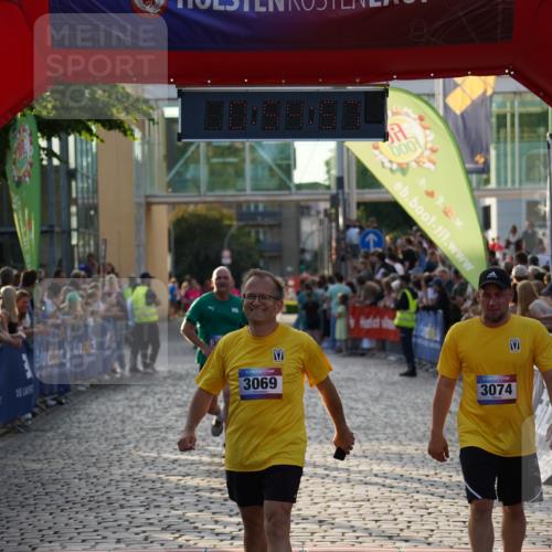13.06.2025 - Holstenköstenlauf Felixshl http://msf.ph/oto/7923621 13.06.2025 19:54:56 Laufen 3062, 3069, 3074 meine-sportfotos.de