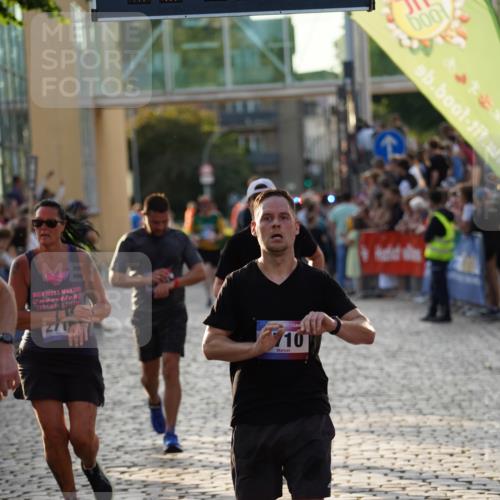 13.06.2025 - Holstenköstenlauf Felixshl http://msf.ph/oto/7923677 13.06.2025 19:55:19 Laufen 2280, 2420, 2424, 2644, 2710, 2719, 3707, 3739 meine-sportfotos.de