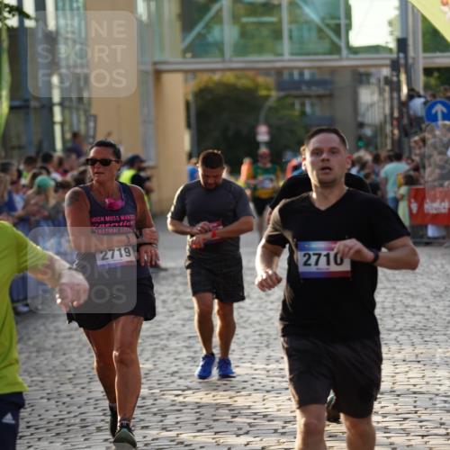 13.06.2025 - Holstenköstenlauf Felixshl http://msf.ph/oto/7923679 13.06.2025 19:55:19 Laufen 2280, 2420, 2424, 2644, 2710, 2719, 3707, 3739 meine-sportfotos.de
