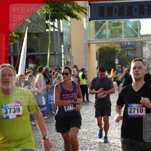 13.06.2025 - Holstenköstenlauf Felixshl http://msf.ph/oto/7923681 13.06.2025 19:55:20 Laufen 2280, 2420, 2424, 2644, 2710, 2719, 3707, 3739 meine-sportfotos.de