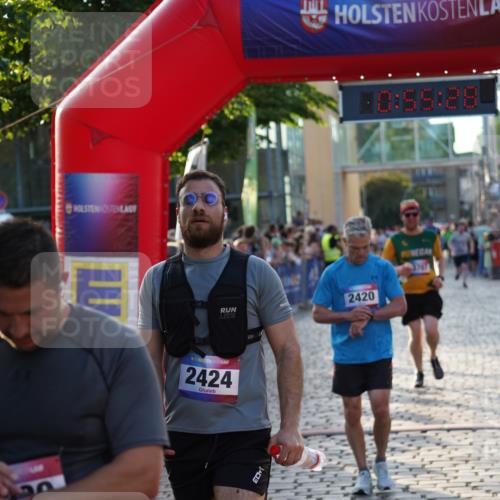 13.06.2025 - Holstenköstenlauf Felixshl http://msf.ph/oto/7923709 13.06.2025 19:55:27 Laufen 2307, 2420, 2424, 3707 meine-sportfotos.de