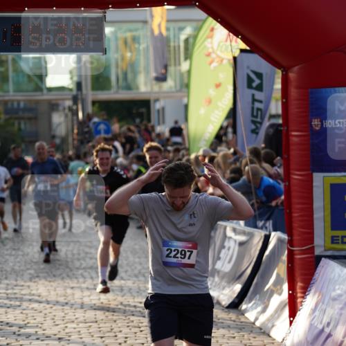 13.06.2025 - Holstenköstenlauf Felixshl http://msf.ph/oto/7923744 13.06.2025 19:55:38 Laufen 2065, 2107, 2297, 2307, 2499, 2619, 2965, 2967, 3304, 3657, 3732 meine-sportfotos.de