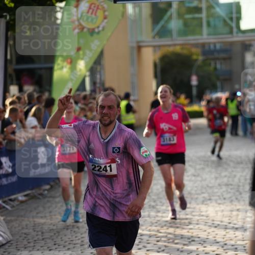 13.06.2025 - Holstenköstenlauf Felixshl http://msf.ph/oto/7923803 13.06.2025 19:55:59 Laufen 2114, 2241, 2550, 2564, 2941, 3129, 3171, 3183, 3591, 3767 meine-sportfotos.de
