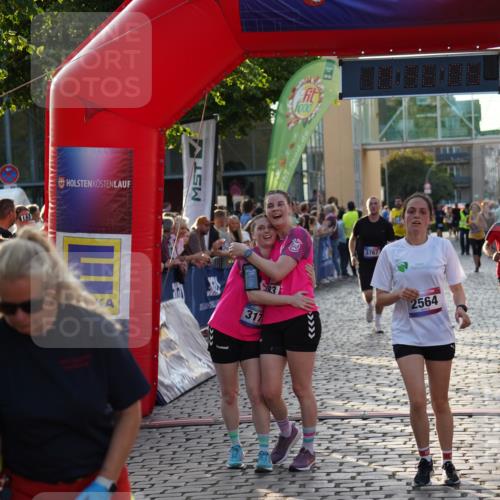 13.06.2025 - Holstenköstenlauf Felixshl http://msf.ph/oto/7923832 13.06.2025 19:56:04 Laufen 2114, 2460, 2550, 2564, 2941, 3171, 3183, 3767 meine-sportfotos.de