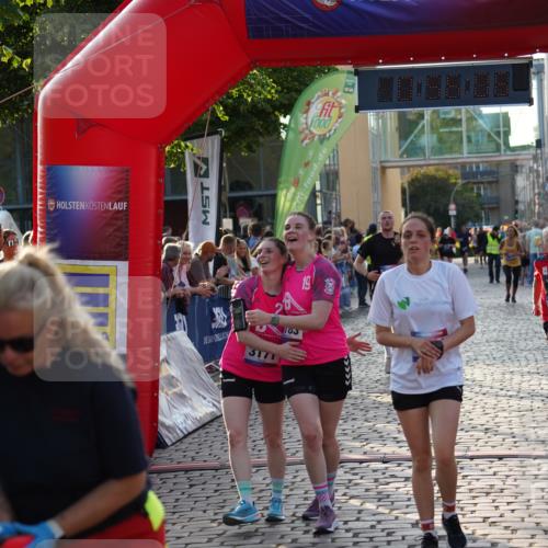 13.06.2025 - Holstenköstenlauf Felixshl http://msf.ph/oto/7923838 13.06.2025 19:56:05 Laufen 2114, 2460, 2550, 2564, 2941, 3171, 3183, 3659, 3767 meine-sportfotos.de
