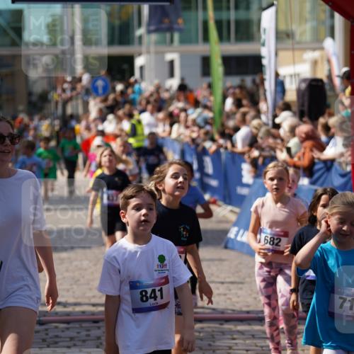 13.06.2025 - Holstenköstenlauf Felixshl http://msf.ph/oto/7923981 13.06.2025 16:08:59 Laufen 198, 200, 292, 299, 318, 437, 440, 443, 447, 457, 599, 682, 704, 717, 841, 849, 971, 972, 977, 1047, 1049, 1050, 1182, 1307, 1820 meine-sportfotos.de