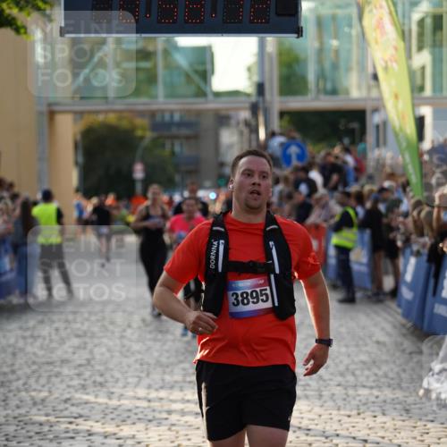 13.06.2025 - Holstenköstenlauf Felixshl http://msf.ph/oto/7924123 13.06.2025 19:58:11 Laufen 2789, 3895, 3945 meine-sportfotos.de