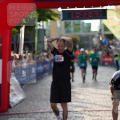 13.06.2025 - Holstenköstenlauf Felixshl http://msf.ph/oto/7924165 13.06.2025 19:58:25 Laufen 2444, 2458, 2940, 3055, 3056, 3279 meine-sportfotos.de