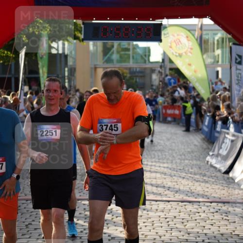 13.06.2025 - Holstenköstenlauf Felixshl http://msf.ph/oto/7924193 13.06.2025 19:58:38 Laufen 2251, 2567, 2575, 2992, 3065, 3251, 3609, 3727, 3730, 3745, 3838 meine-sportfotos.de