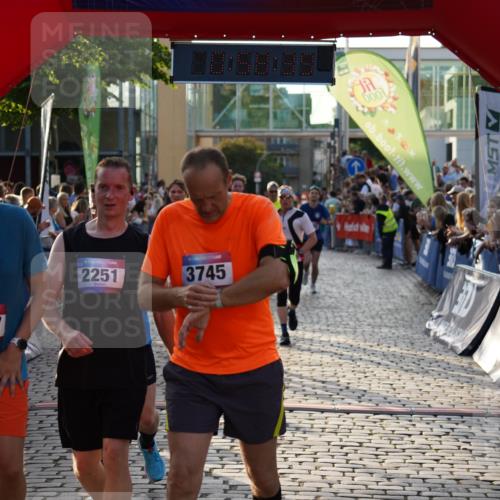 13.06.2025 - Holstenköstenlauf Felixshl http://msf.ph/oto/7924195 13.06.2025 19:58:38 Laufen 2251, 2567, 2575, 2992, 3065, 3251, 3609, 3727, 3730, 3745, 3838 meine-sportfotos.de