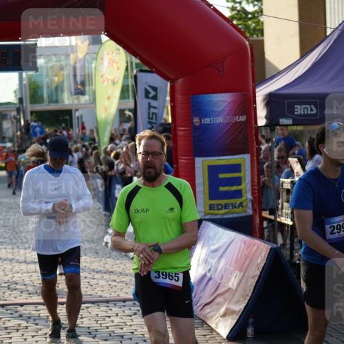 13.06.2025 - Holstenköstenlauf Felixshl http://msf.ph/oto/7924234 13.06.2025 19:58:56 Laufen 2110, 2284, 2488, 2543, 3851, 3870, 3876, 3880, 3965 meine-sportfotos.de