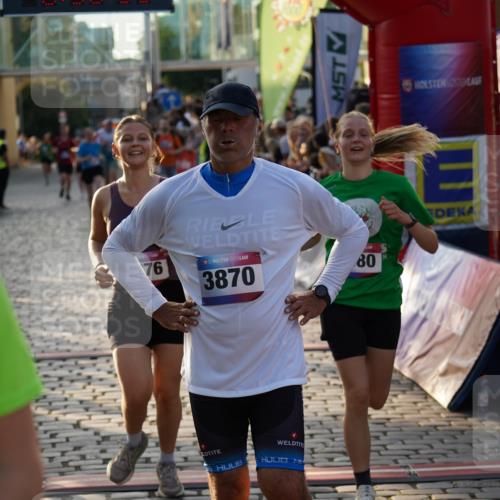 13.06.2025 - Holstenköstenlauf Felixshl http://msf.ph/oto/7924240 13.06.2025 19:58:59 Laufen 2110, 2284, 3157, 3772, 3851, 3870, 3876, 3880, 3965 meine-sportfotos.de
