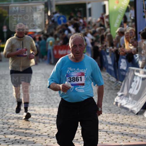 13.06.2025 - Holstenköstenlauf Felixshl http://msf.ph/oto/7924265 13.06.2025 19:59:12 Laufen 2578, 2834, 3762, 3804, 3861 meine-sportfotos.de