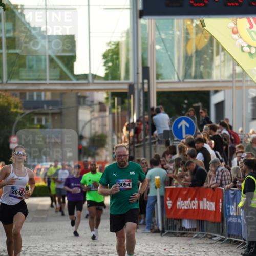 13.06.2025 - Holstenköstenlauf Felixshl http://msf.ph/oto/7924288 13.06.2025 19:59:31 Laufen 2046, 3054, 3830 meine-sportfotos.de
