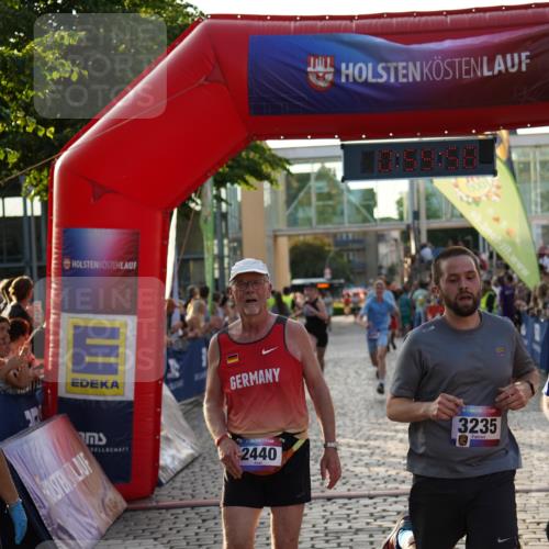 13.06.2025 - Holstenköstenlauf Felixshl http://msf.ph/oto/7924354 13.06.2025 19:59:58 Laufen 2440, 2494, 2495, 2628, 3235, 3248, 3599, 3797, 3798, 3801 meine-sportfotos.de