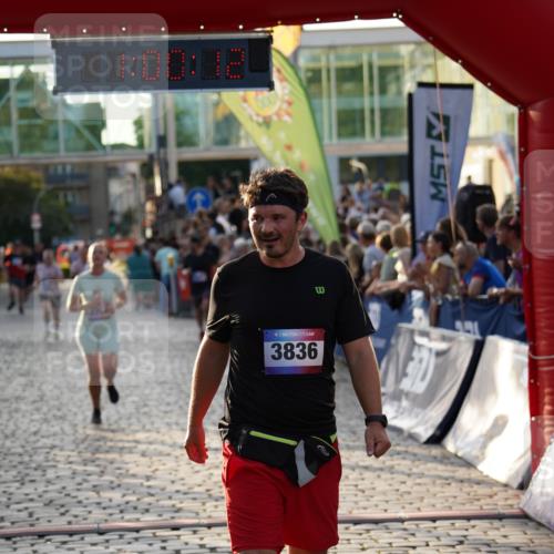 13.06.2025 - Holstenköstenlauf Felixshl http://msf.ph/oto/7924385 13.06.2025 20:00:12 Laufen 2248, 2249, 2254, 2301, 2321, 3836 meine-sportfotos.de