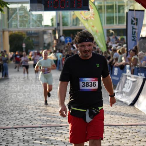 13.06.2025 - Holstenköstenlauf Felixshl http://msf.ph/oto/7924393 13.06.2025 20:00:12 Laufen 2248, 2249, 2254, 2301, 2321, 3836 meine-sportfotos.de