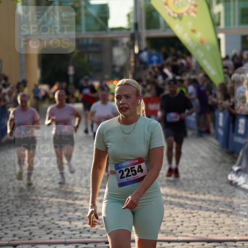 13.06.2025 - Holstenköstenlauf Felixshl http://msf.ph/oto/7924396 13.06.2025 20:00:16 Laufen 2248, 2249, 2254, 2301, 2321, 3187 meine-sportfotos.de