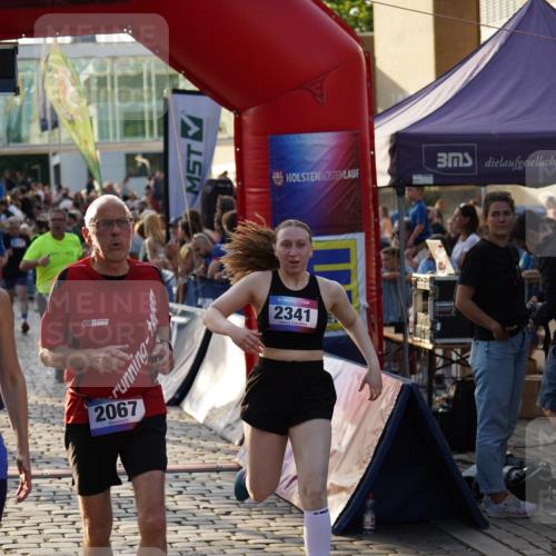 13.06.2025 - Holstenköstenlauf Felixshl http://msf.ph/oto/7924460 13.06.2025 20:00:34 Laufen 2067, 2111, 2237, 2260, 2261, 2340, 2341, 2360, 2927, 3623, 3763, 3985 meine-sportfotos.de