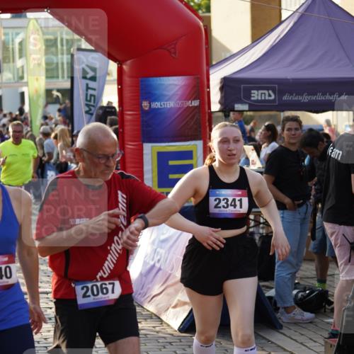 13.06.2025 - Holstenköstenlauf Felixshl http://msf.ph/oto/7924469 13.06.2025 20:00:35 Laufen 2067, 2111, 2140, 2237, 2260, 2261, 2340, 2341, 2360, 2927, 3623, 3763, 3985 meine-sportfotos.de