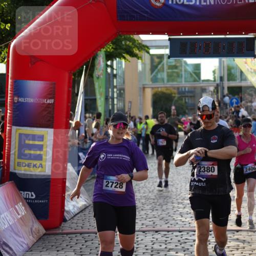 13.06.2025 - Holstenköstenlauf Felixshl http://msf.ph/oto/7924547 13.06.2025 20:01:10 Laufen 2380, 2406, 2728, 2763, 2766, 2841, 2889, 3138, 3170, 3174, 3934, 3986 meine-sportfotos.de