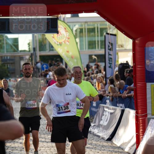 13.06.2025 - Holstenköstenlauf Felixshl http://msf.ph/oto/7924573 13.06.2025 20:01:16 Laufen 2763, 2766, 2889, 3138, 3170, 3174, 3934, 3986 meine-sportfotos.de