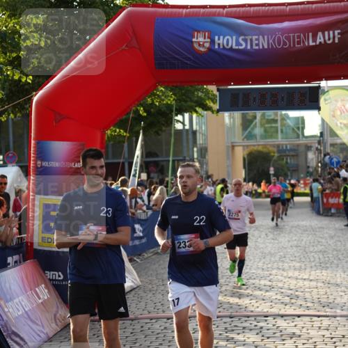 13.06.2025 - Holstenköstenlauf Felixshl http://msf.ph/oto/7924694 13.06.2025 20:02:15 Laufen 2275, 2336, 2337, 2349 meine-sportfotos.de