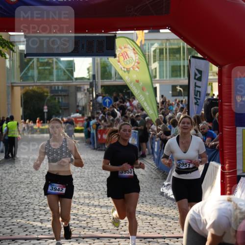 13.06.2025 - Holstenköstenlauf Felixshl http://msf.ph/oto/7924788 13.06.2025 20:02:59 Laufen 3942, 3951, 3953 meine-sportfotos.de