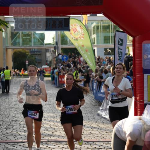 13.06.2025 - Holstenköstenlauf Felixshl http://msf.ph/oto/7924794 13.06.2025 20:02:59 Laufen 3942, 3951, 3953 meine-sportfotos.de