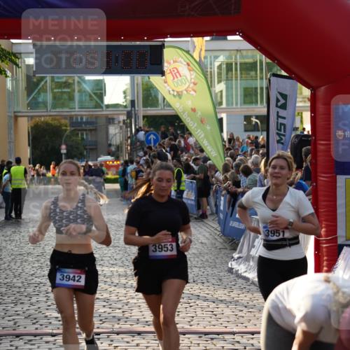13.06.2025 - Holstenköstenlauf Felixshl http://msf.ph/oto/7924796 13.06.2025 20:03:00 Laufen 3942, 3951, 3953 meine-sportfotos.de
