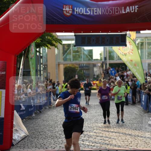13.06.2025 - Holstenköstenlauf Felixshl http://msf.ph/oto/7924824 13.06.2025 20:03:17 Laufen 2299, 2305, 2982, 3067 meine-sportfotos.de