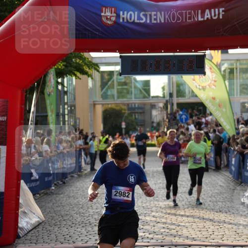 13.06.2025 - Holstenköstenlauf Felixshl http://msf.ph/oto/7924826 13.06.2025 20:03:17 Laufen 2299, 2305, 2982, 3067 meine-sportfotos.de