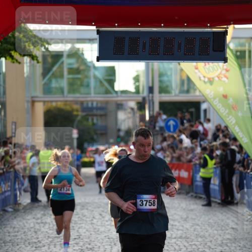 13.06.2025 - Holstenköstenlauf Felixshl http://msf.ph/oto/7924846 13.06.2025 20:03:27 Laufen 2132, 2134, 3067, 3758 meine-sportfotos.de