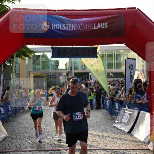 13.06.2025 - Holstenköstenlauf Felixshl http://msf.ph/oto/7924850 13.06.2025 20:03:28 Laufen 2132, 2134, 3067, 3758 meine-sportfotos.de