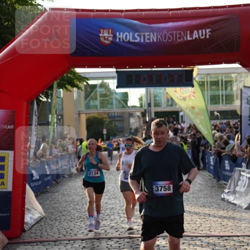 13.06.2025 - Holstenköstenlauf Felixshl http://msf.ph/oto/7924854 13.06.2025 20:03:28 Laufen 2132, 2134, 3067, 3758 meine-sportfotos.de