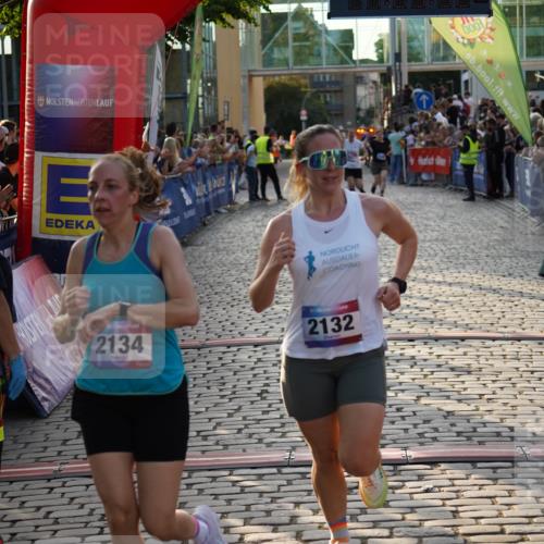 13.06.2025 - Holstenköstenlauf Felixshl http://msf.ph/oto/7924862 13.06.2025 20:03:31 Laufen 2051, 2132, 2134, 3696 meine-sportfotos.de